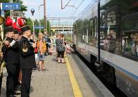 Powróciły codzienne pociągi między Gliwicami a Rybnikiem. Powitanie w Knurowie. FOTO