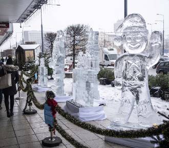 Festiwal rzeźb z lodu w centrum. Niezwykłe arcydzieła i atrakcje dla mieszkańców