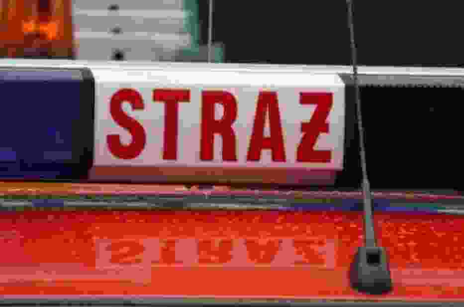 Straż Pożarna w Żorach: strażacy usuwali plamę oleju na Kościelnej