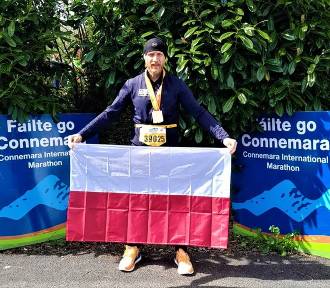 Sportowy wyczyn Łukasza Wróbla. Policjant z Leszna wygrał ultramaraton w Irlandii 