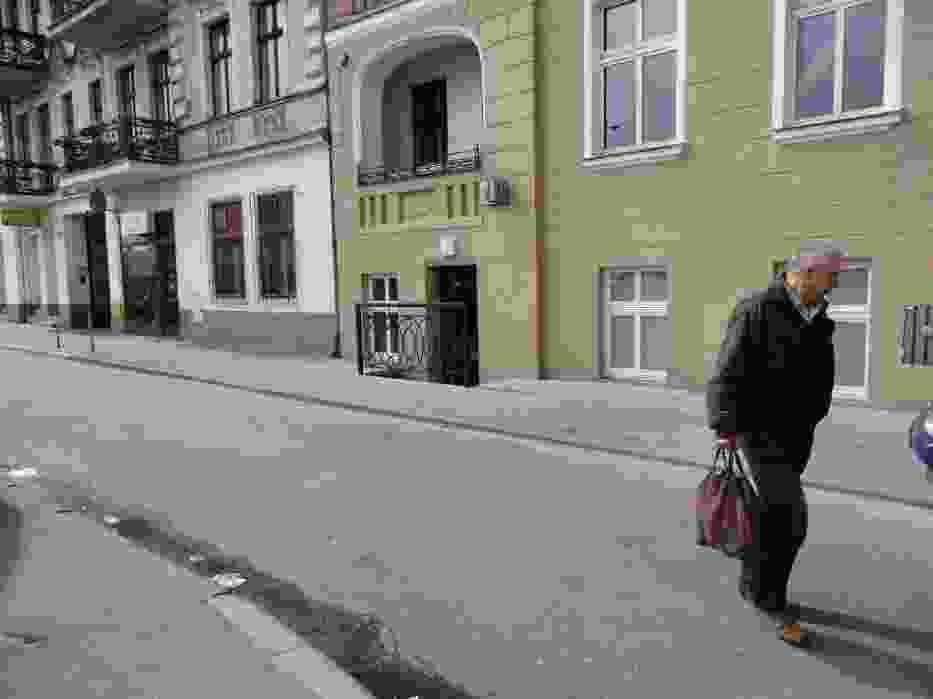 WC na rynku Łazarskim