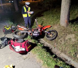 Koszmarny wypadek motocyklisty w Jastrzębiu. 28-latek zderzył się z drzewami