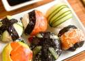 Temari sushi. Przepis na pyszną przekąskę karnawałową. Jak prawidłowo przygotować domowe sushi? Poleca Plate By Kate