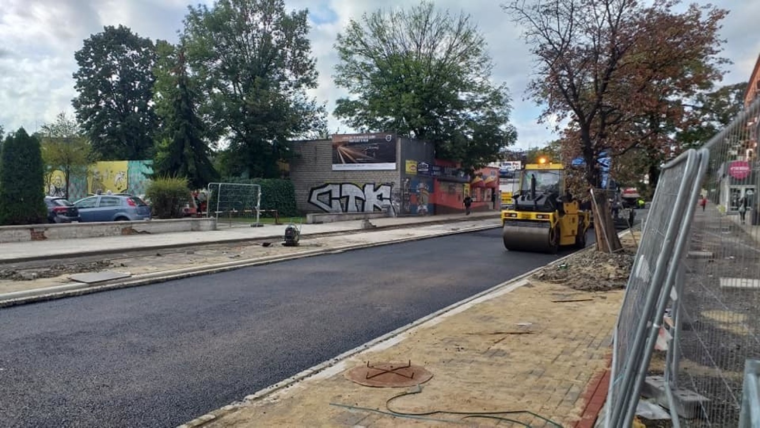 Asfaltowanie pierwszego odcinka ulicy Oleskiej
