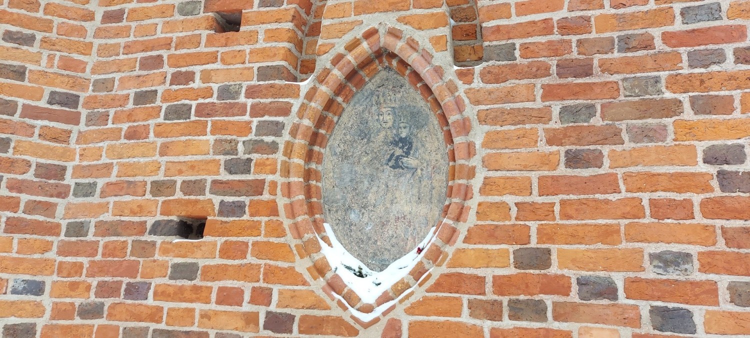 Od lat mieszkańcy Brodnicy przekazują sobie legendy związane z herbem Brodnicy oraz malowidłem na brodnickiej farze