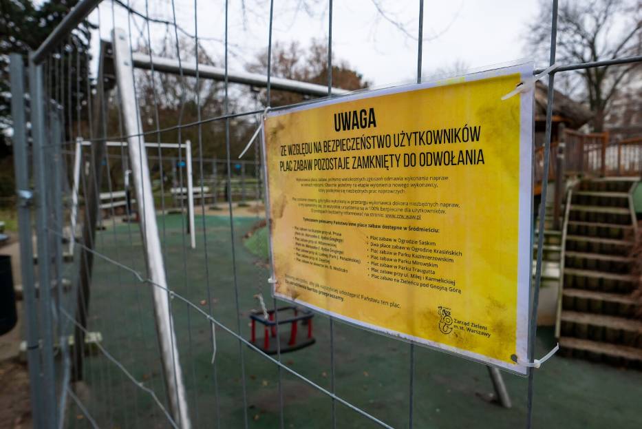 Plac zabaw w Parku Ujazdowskim jest zamknięty od sierpnia 2021 r.