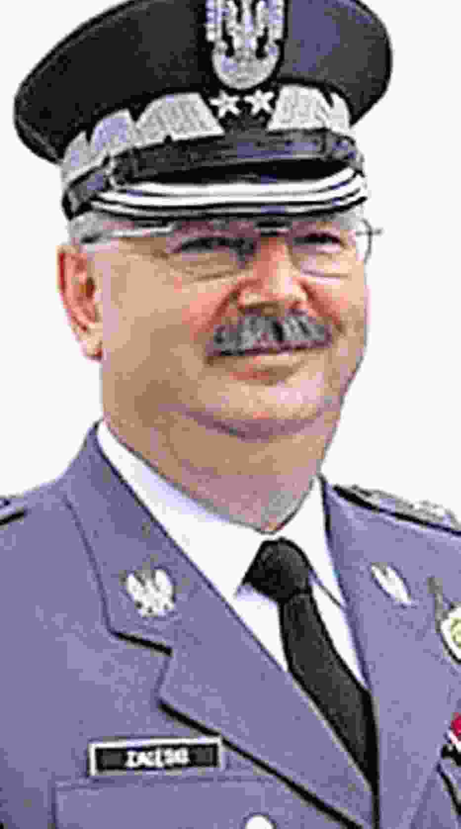 Generał Załęski mówi, że to żona kazała mu odejść