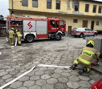 Strażacy ćwiczyli na wypadek pożaru w piekarni w Busku [ZDJĘCIA]