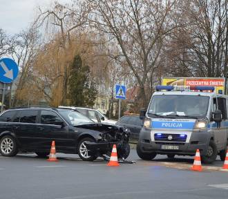 A kiedy pelikan odda pienidze miastu i ile jeszcse tego zostalo? go. 17/12/2017. Na Walnym by Burmistrz i mwi e zaduenie do miasta Walne w Pelikanie. Wybrano prezesa i zarzd klubu owicz