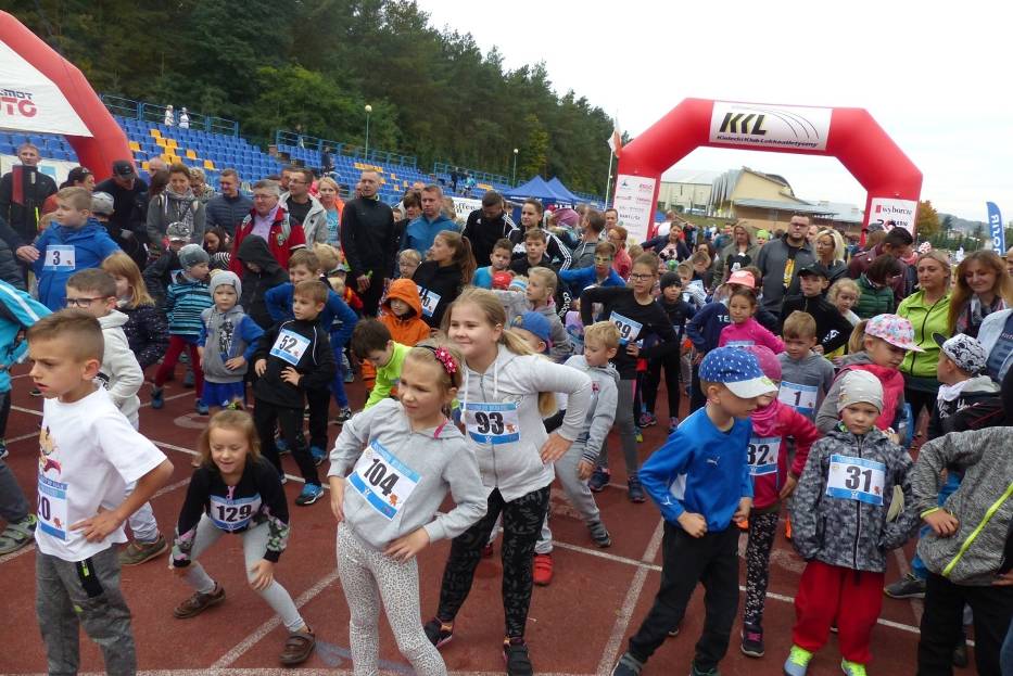 200 dzieci rywalizowało na stadionie lekkoatletycznym przed VII Kielecką Dychą