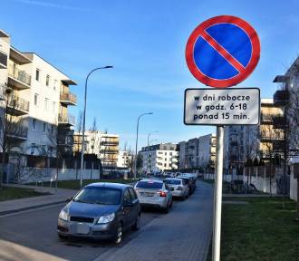 Mieszkańcy Jagodna nadal skarżą się na brak parkingów. Czy jest rozwiązanie?
