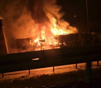 Pożar ciężarówki na autostradzie A4 koło Legnicy. Uwaga kierowcy na utrudnienia 