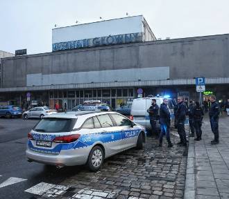 Akcja służb na poznańskim dworcu. Mężczyzna zaatakował nożem