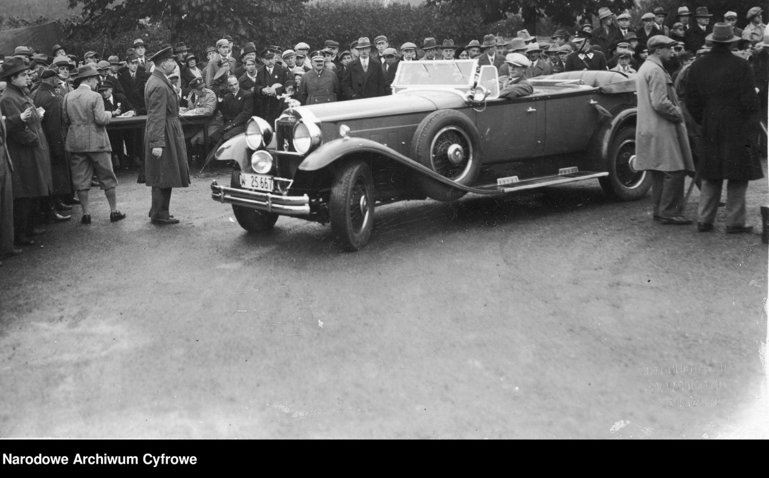 Samochód Packard, 1930 rokPokaz i konkurs piękności samochodów zorganizowany przez Automobilklub Polski w parku im