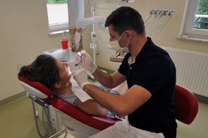 Klinika Stomatologiczna Dentium dr.n.med. Wojciech Kiewlicz