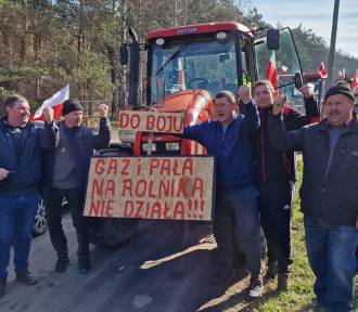 Ogólnopolski protest rolników, zablokowane drogi w Piotrkowie i powiecie. ZDJĘCIA
