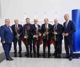 Wojewoda wielkopolski wręczył odznaczenia państwowe. Wśród nagrodzonych były redaktor naczelny "Głosu Wielkopolskiego"