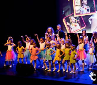 Zespół Piosenki Dziecięcej „Tęcza” na koncertowej scenie CeKiS podsumował rok pracy