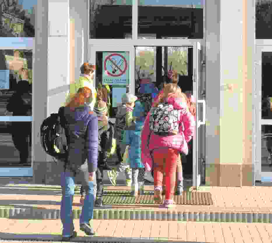 Posłać sześciolatka do szkoły? W ubiegłym roku, od 1 września, naukę w pierwszych klasach rozpoczęło 200 sześcioletnich uczniów