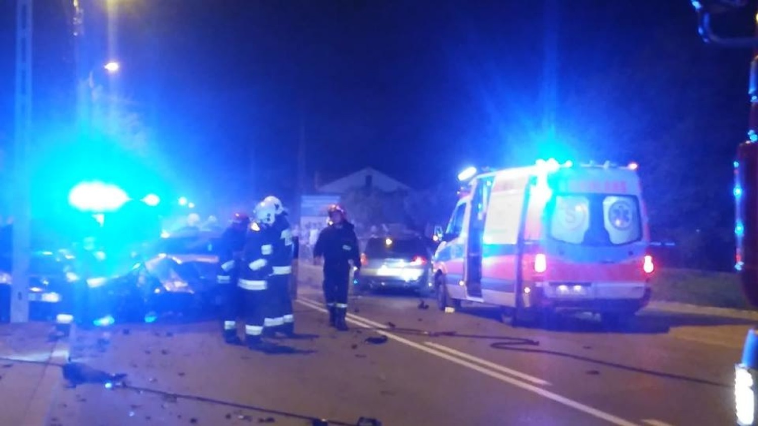 Łapy. Ul. Sikorskiego. Wypadek czterech samochodów na prostej drodze