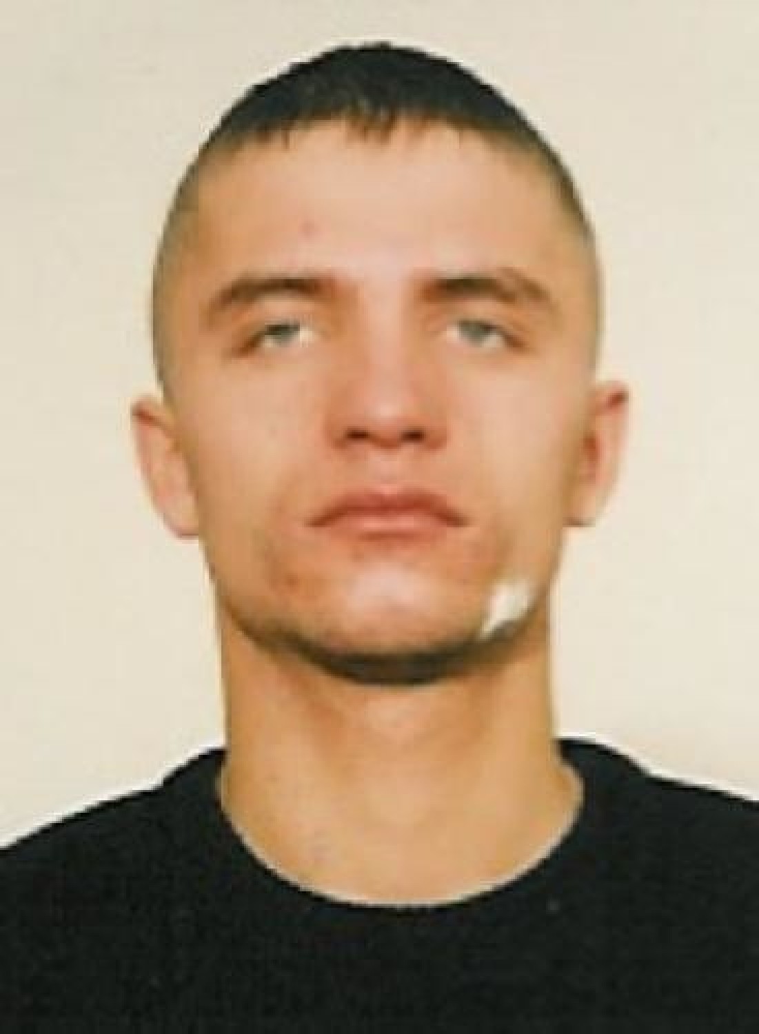 Drugie imię: SEBASTIANImię ojca: JERZYImię matki: WERONIKANazwisko panieńskie matki: SIKORAPłeć: mężczyznaMiejsce urodzenia: GDAŃSKData urodzenia: 1980-09-05Pseudonim: -Ostatnie miejsce zameldowania: SZKLANA HUTA 4/3Obywatelstwo: -Podstawa poszukiwania przez jednostki policjiGD Komisariat VI Gdańsk, 80-819 Gdańsk, ul