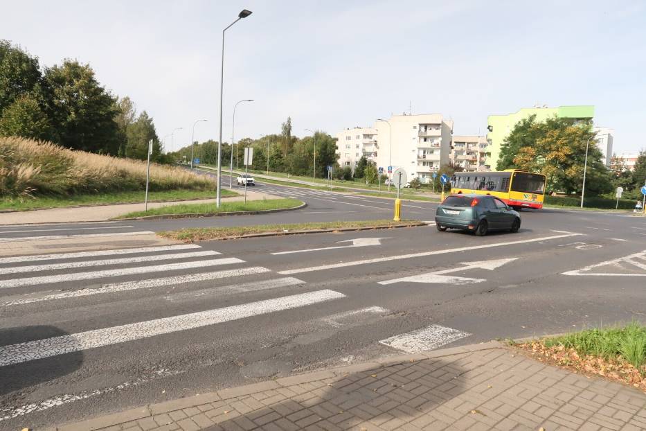 Wyłoniono wykonawcę przebudowy niebezpiecznego skrzyżowania ulic Sikorskiego i Moniuszki w Wałbrzychu. Będzie rondo! Zdjęcia