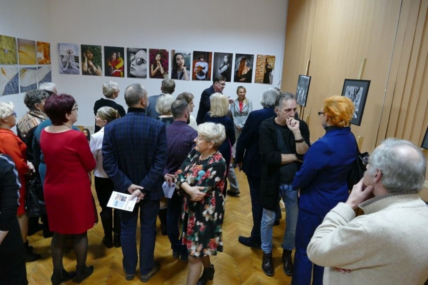 W piątkowy wieczór w Miejsko – Gminnym Domu Kultury w Końskich odbyło się niezwykłe spotkanie, które miało na celu zintegrowanie koneckiej artystycznej społeczności
