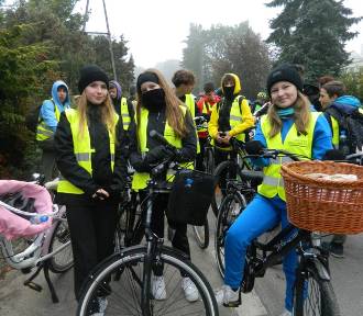 Profilaktyczny rajd rowerowy na powitanie jesieni w Opatówku. ZDJĘCIA