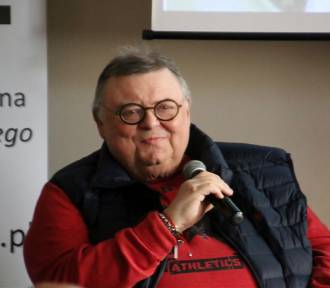 Wojciech Mann odwiedził Redę. Był gościem biblioteki podczas "Biesiady Literackiej" [ZDJĘCIA]