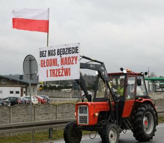 Protest rolników na drodze do lotniska w Pyrzowicach - zobacz ZDJĘCIA