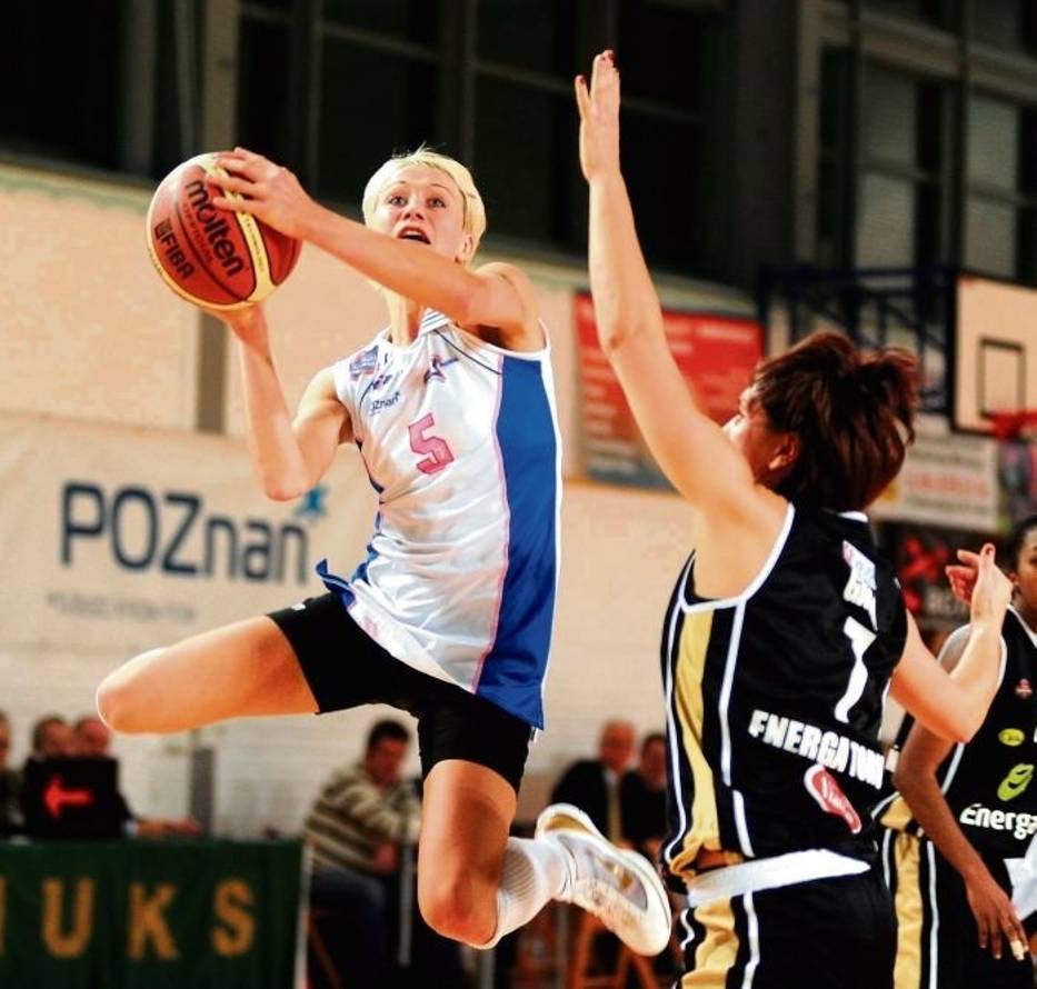 Aleksandra Semmler przekonuje, żeby z ocenami nowych koszykarek powstrzymać się do dzisiejszego meczu z ŁKS