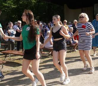 Legniczanie zatańczyli chapelloise, czyli popularną belgijkę, zobaczcie zdjęcia