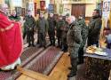 Wspólna modlitwa parafian oraz żołnierzy Wojsk Obrony Terytorialnej na granicy polsko-białoruskiej