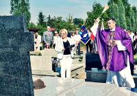 Nowy pomnik żołnierzy Wojska Polskiego odsłonięty na cmentarzu w Złoczewie ZDJĘCIA