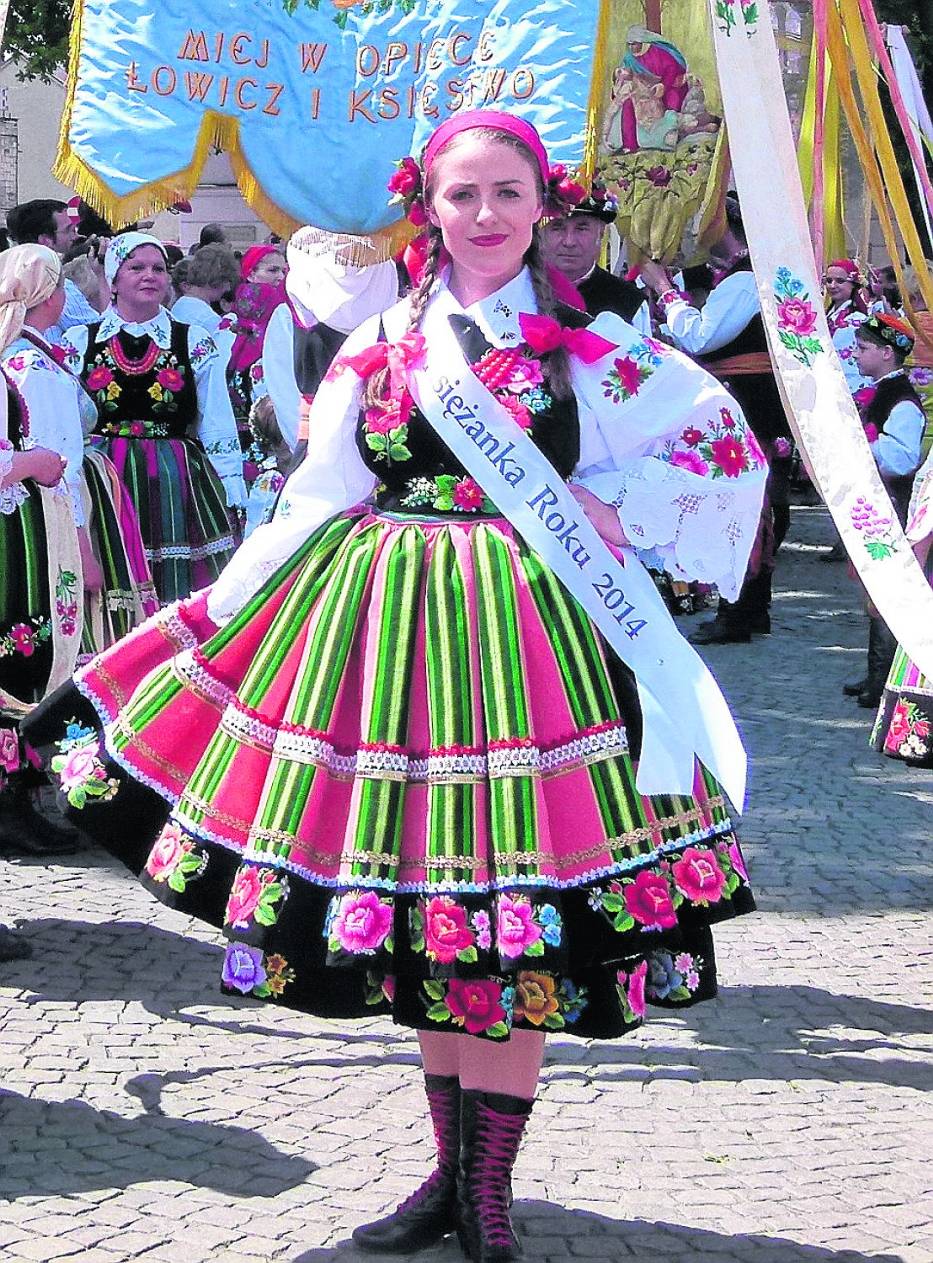 53e352c8d7d97_o,size,933x0,q,70,h,3705c4