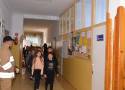 Ewakuacja uczniów po alarmie ogłoszonym w szkole podstawowej w Bobowej. Na miejscu zjawili się strażacy a tym razem to ćwiczenia