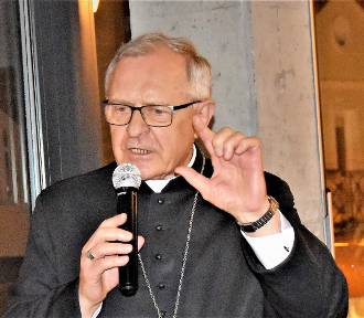 Papież przyjął rezygnację biskupa E. Dajczaka. Kto nowym biskupem diecezjalnym? WIDEO