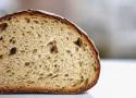 Zaskakujące skutki uboczne niejedzenia chleba. Zobacz, co się dzieje, gdy nie jesz pieczywa 