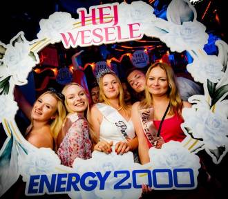 Wesele odbyło się w Energy2000 w Przytkowicach. Była młoda para, toasty i bukiet