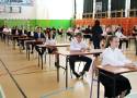 Egzamin ósmoklasisty 2023 w "Czwórce" w Łęczycy. Uczniowie zmierzyli się z matematyką. ZDJĘCIA