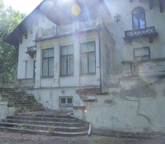Opuszczony pałacyk w Skierniewicach. Unikalne zdjęcia miejskiej legendy