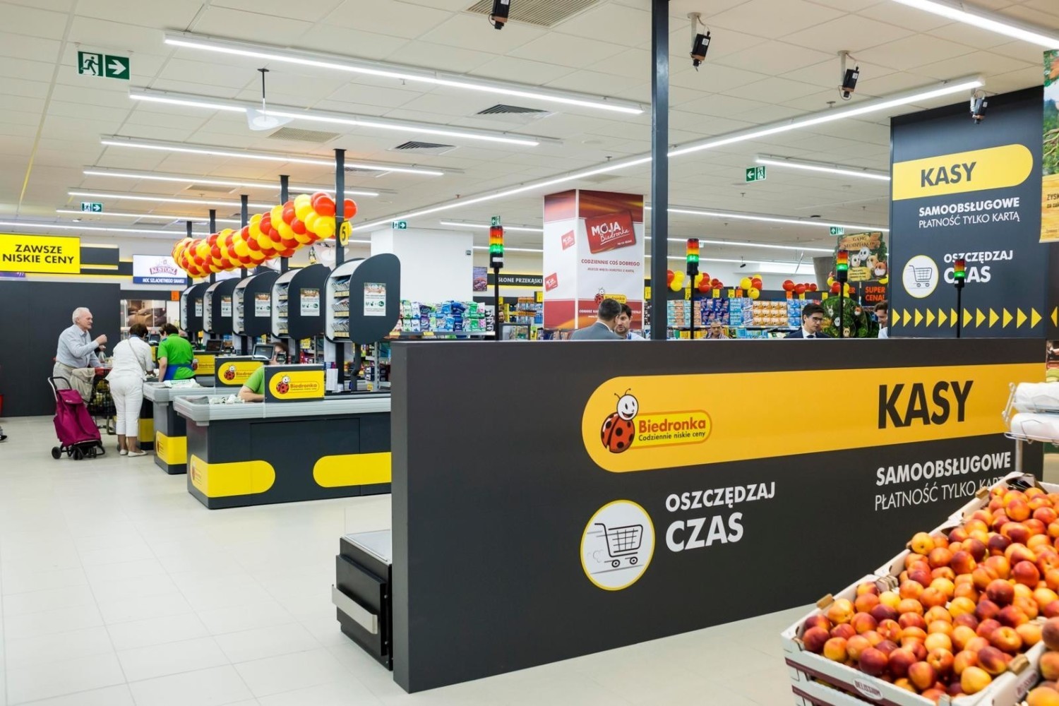 ZAROBKI W BIEDRONCEOsoby na stanowisku kasjer-sprzedawca w Biedronce otrzymują od 3,2 tys