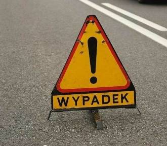 Zderzenie samochodów na skrzyżowaniu w Poznaniu. Tworzą się ogromne korki
