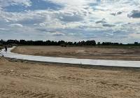 Trwa budowa nowego boiska w Goszczanowie. Inwestycja za ponad 4,5 mln zł ZDJĘCIA