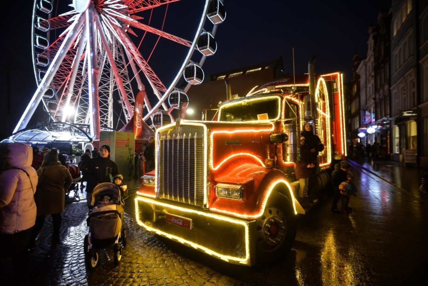 Od sześciu lat na trasie mikołajowego konwoju firmy produkującej colę jest Polska