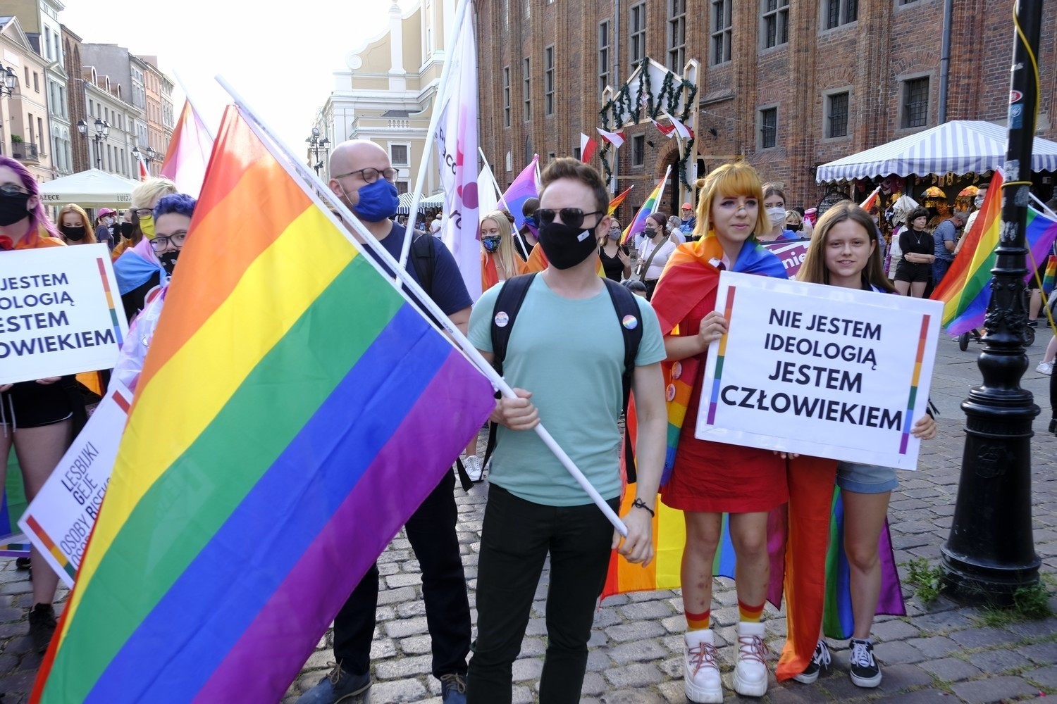 Pod pomnikiem Kopernika już po raz drugi w tym tygodniu odbył się wiec solidarności z zatrzymanymi w Warszawie aktywistami LGBT