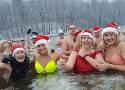 Mikołajki z morsami z Lisowic. Miłośnicy zimnych kąpieli zapraszają w niedzielę, 4 grudnia