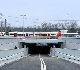 Koniec inwestycji za ponad 80 mln zł. Ważny tunel pod Warszawą nareszcie otwarty