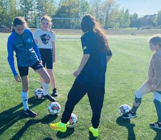 W Radomszczańskiej Akademii Piłkarskiej ruszyły treningi piłki nożnej dla dziewcząt