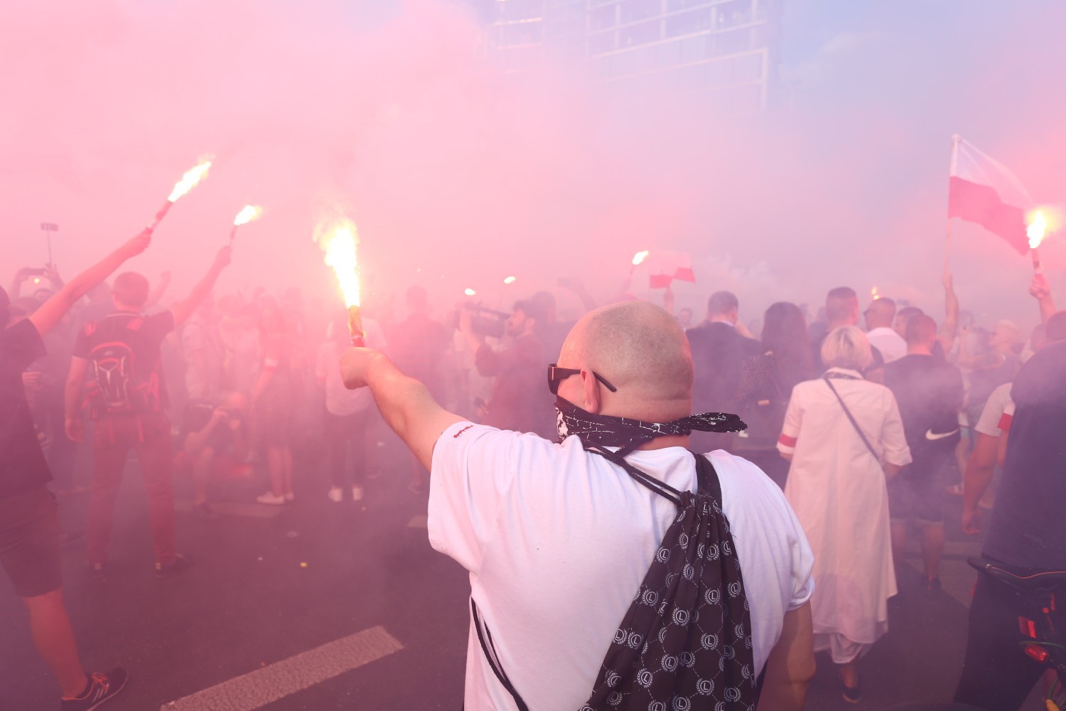 Godzina "Godzina "W", Warszawa 2019. Całe miasto stanęło, by upamiętnić 75. rocznicę wybuchu Powstania WarszawskiegoW", Warszawa 2019. Całe miasto stanęło, by upamiętnić 75. rocznicę wybuchu Powstania Warszawskiego